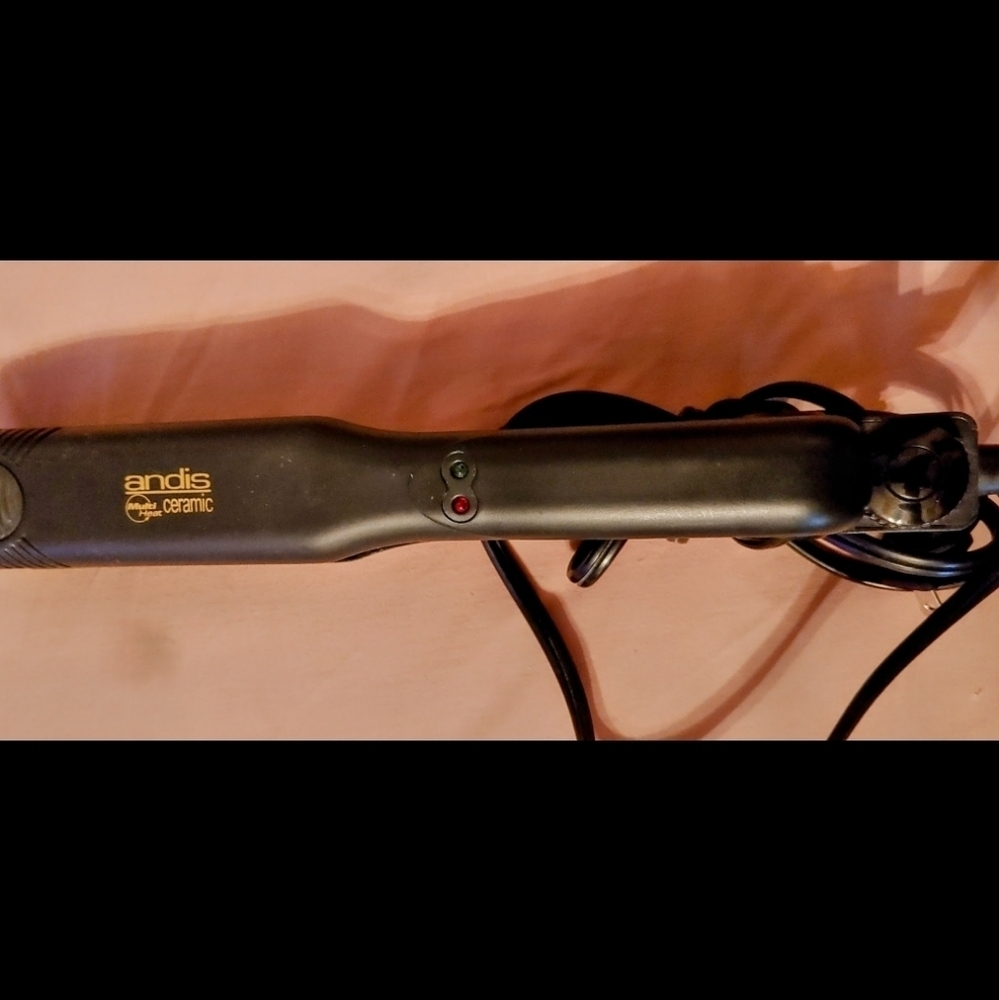 ANDIS HAIR CERAMIC FLAT IRON